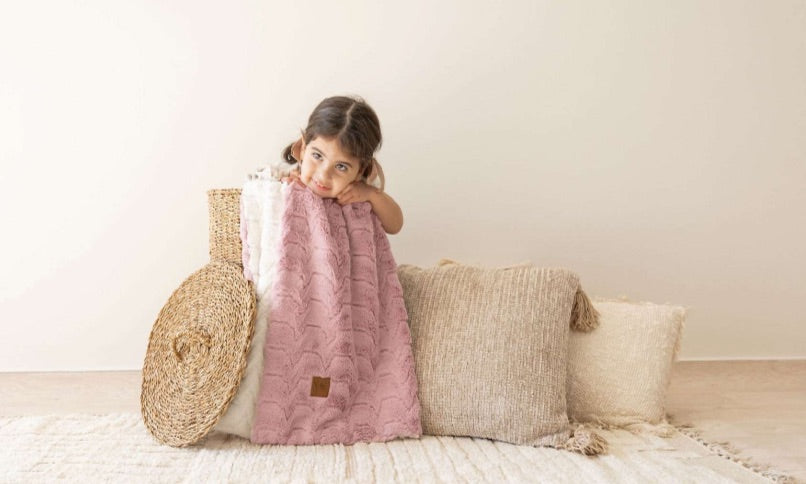 Cuddle Cookie Faux Fur Two Tone Pink/ White Blanket